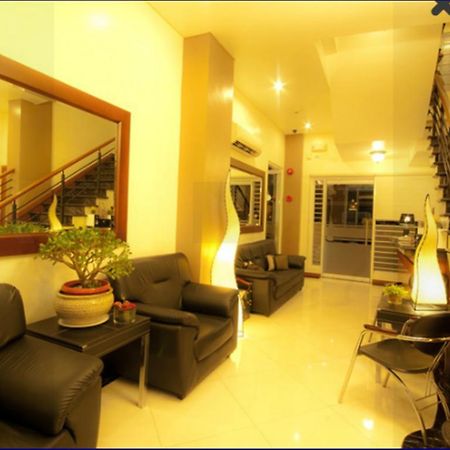 Avitel Hotel Makati City Bagian luar foto