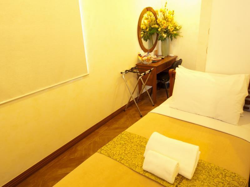 Avitel Hotel Makati City Bagian luar foto