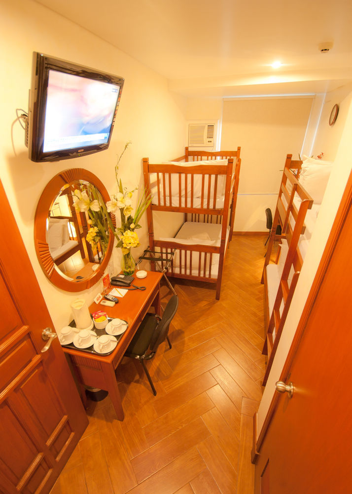 Avitel Hotel Makati City Bagian luar foto