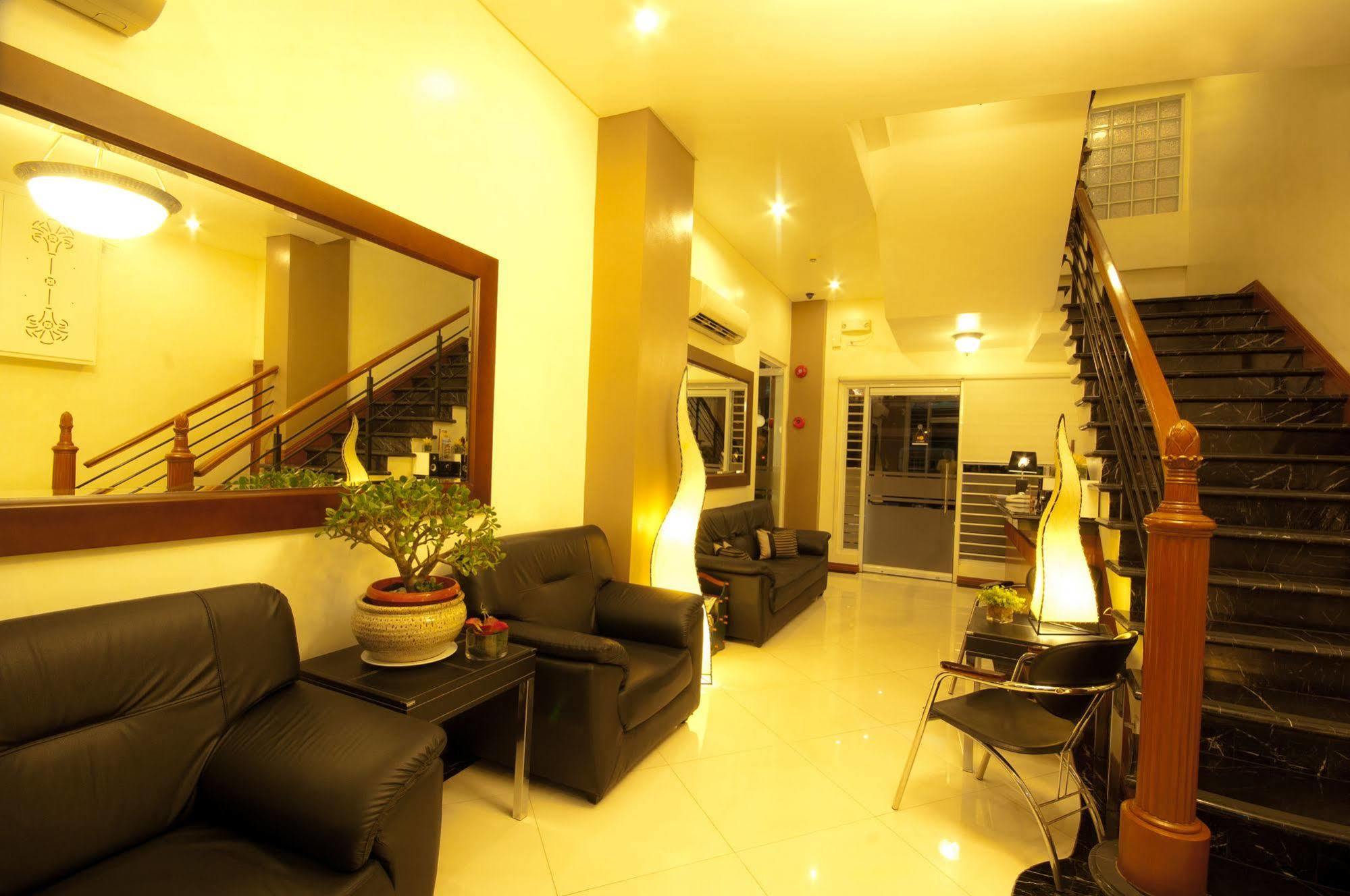 Avitel Hotel Makati City Bagian luar foto