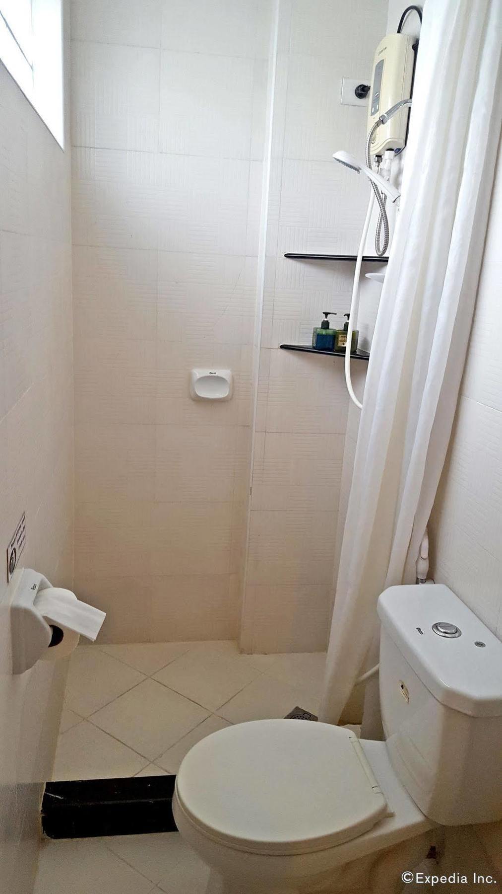 Avitel Hotel Makati City Bagian luar foto