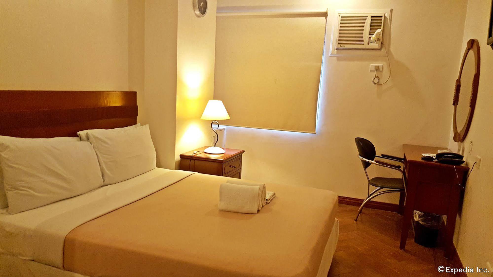 Avitel Hotel Makati City Bagian luar foto